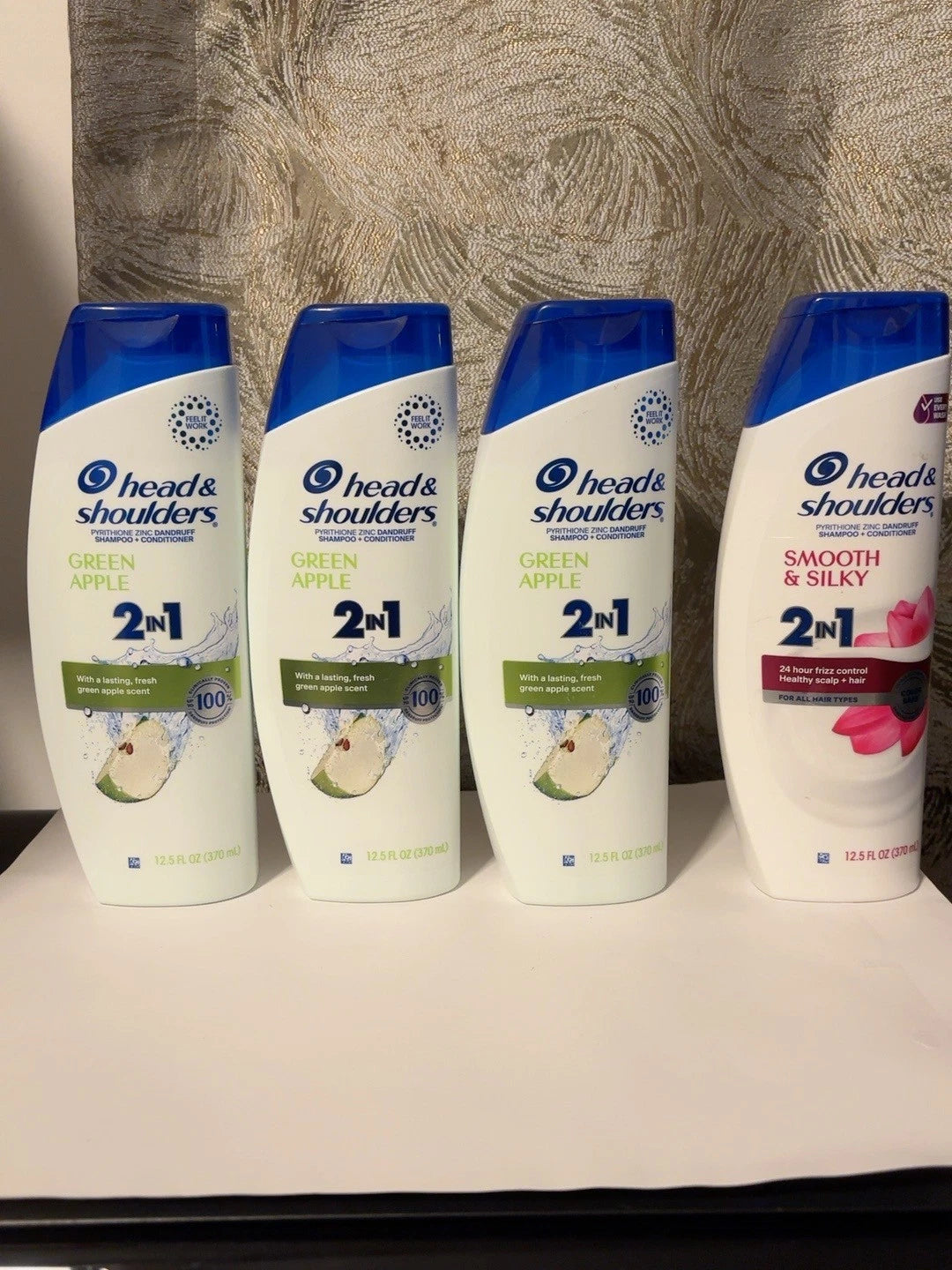 Head & Shoulders 2-in-1 Green Apple Smooth & Silky 12.5 oz 4 Pack — photo 1