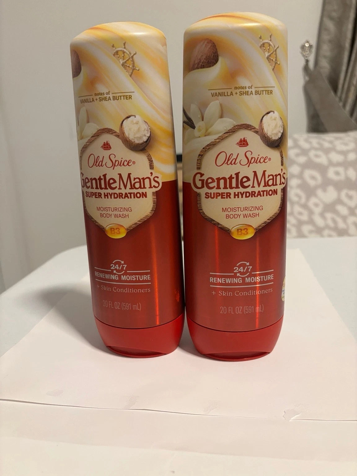 Old Spice Gentleman's Super Hydration Body Wash Vanilla Shea Butter 20 oz 2 Pack — photo 1